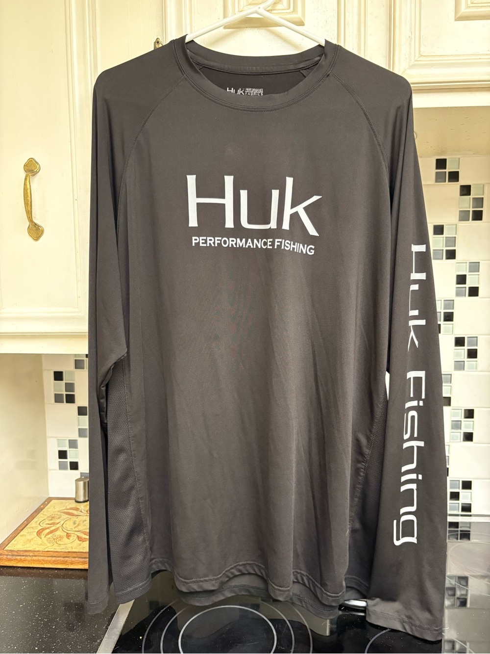 Huk Longsleeve Waterwicking Fishing Shirt. Men’s XL. Black.